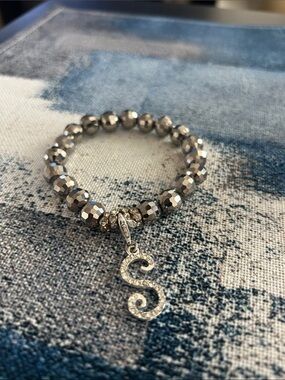 Rhinestone 'S' Charm Faceted Silver Bead Stretch Bracelet
